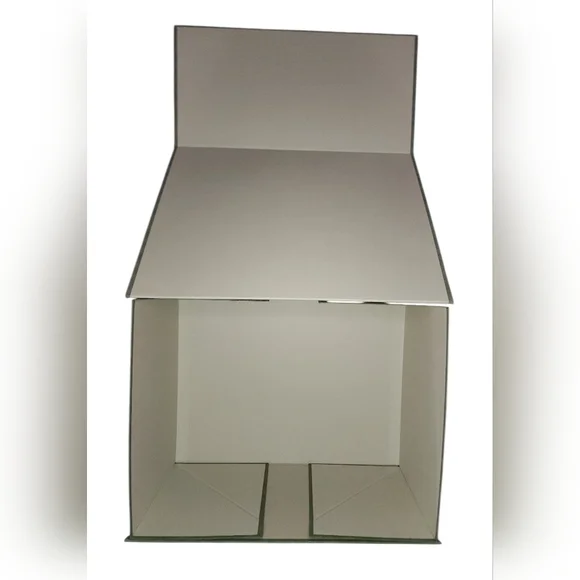 Gucci Empty Magnetic Closure Box, 14-1/4"L x 11"W x 7"D - Picture 2 of 12